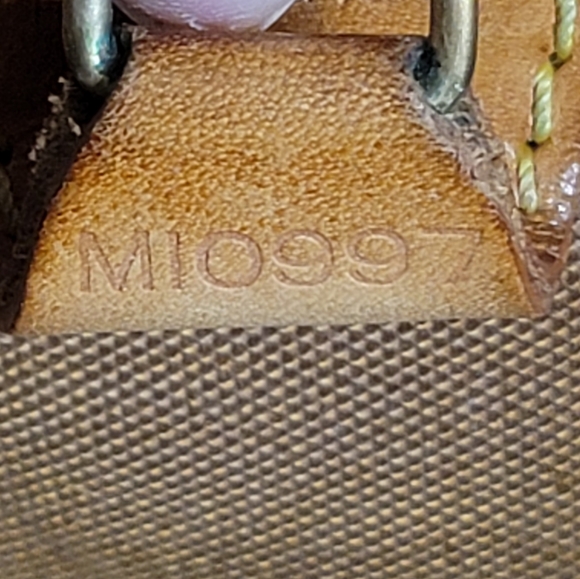 Louis Vuitton Monogram Ellipse - Picture 4 of 17